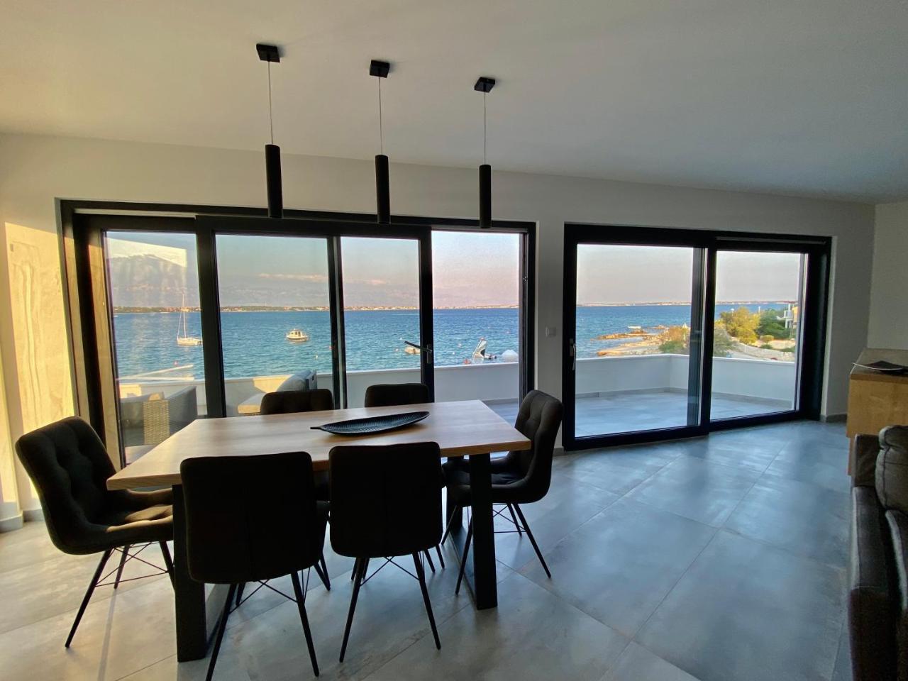 Luxury Beach Villa Vir / Apartments