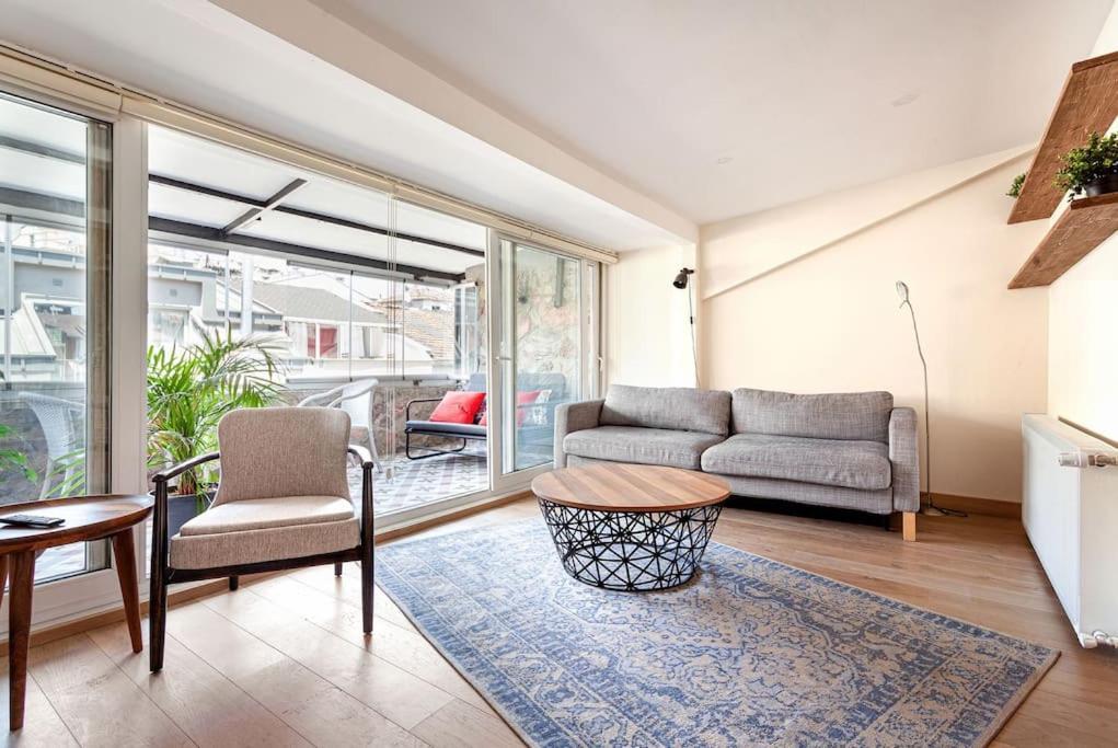 Prime Location With Terrace