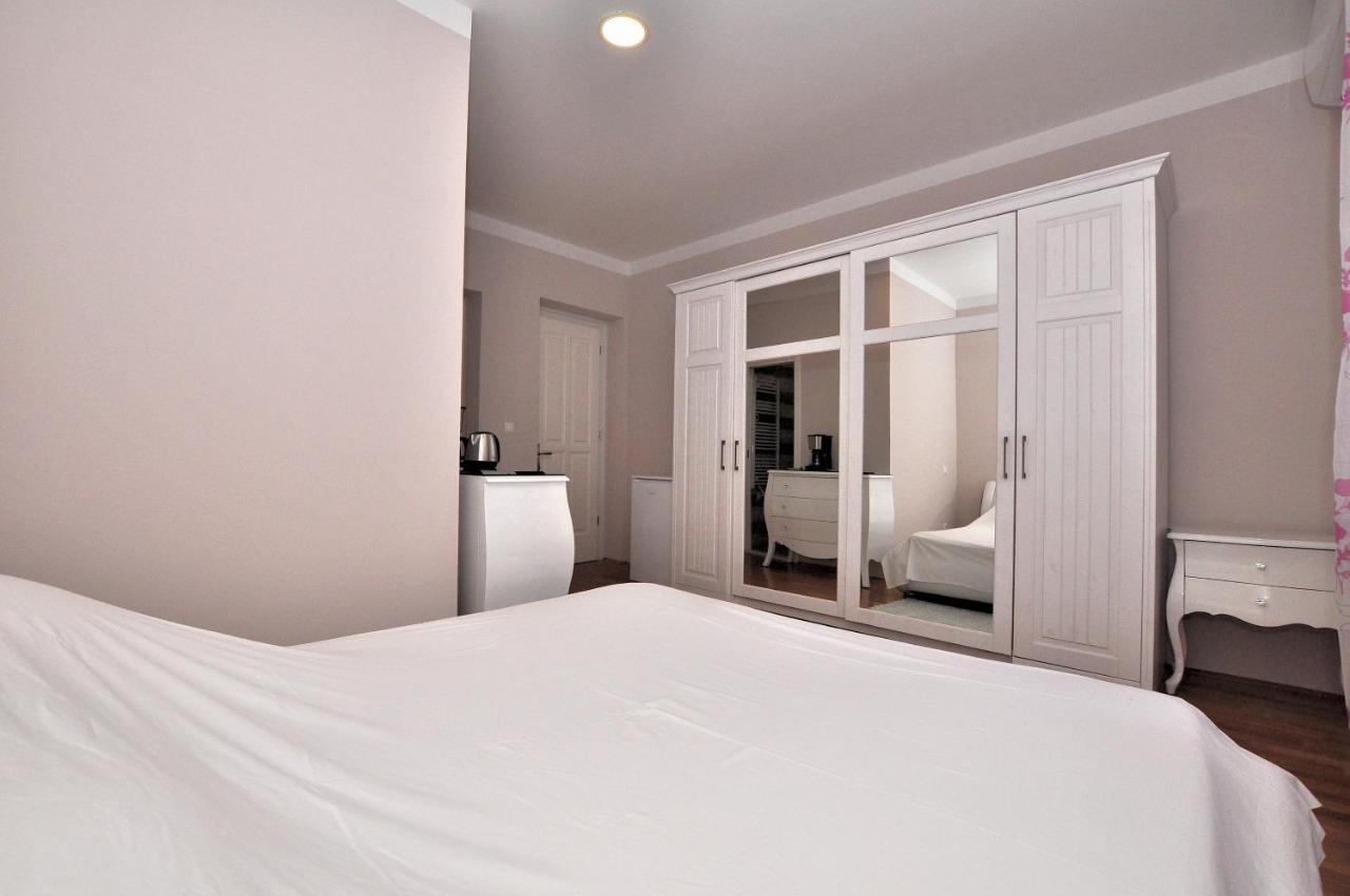 Bedroom With Bathroom Shower