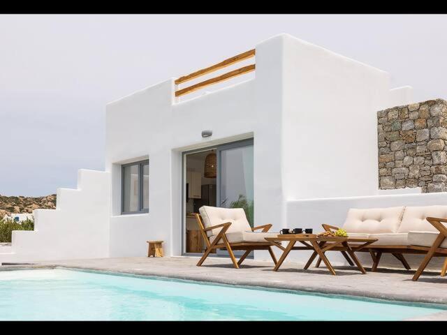 Zoe Cycladic House With Pool
