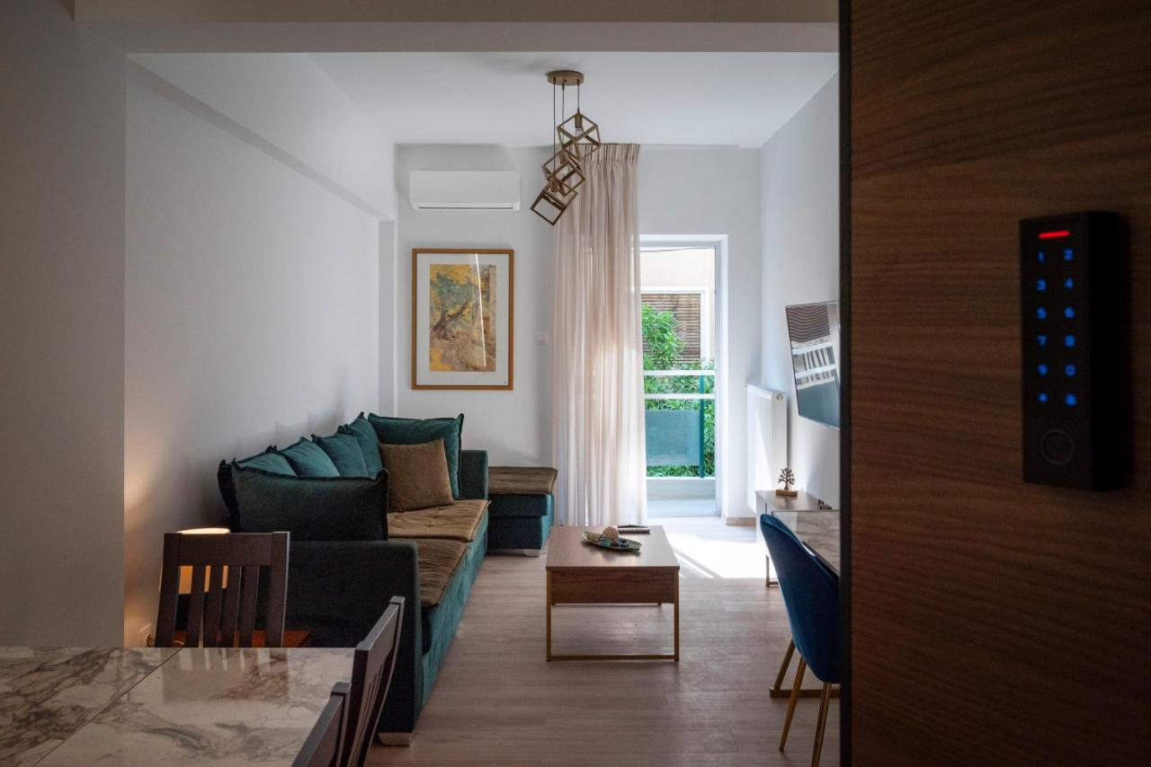 Elegant Two-bedroom In Exarcheia, Peridot Homes