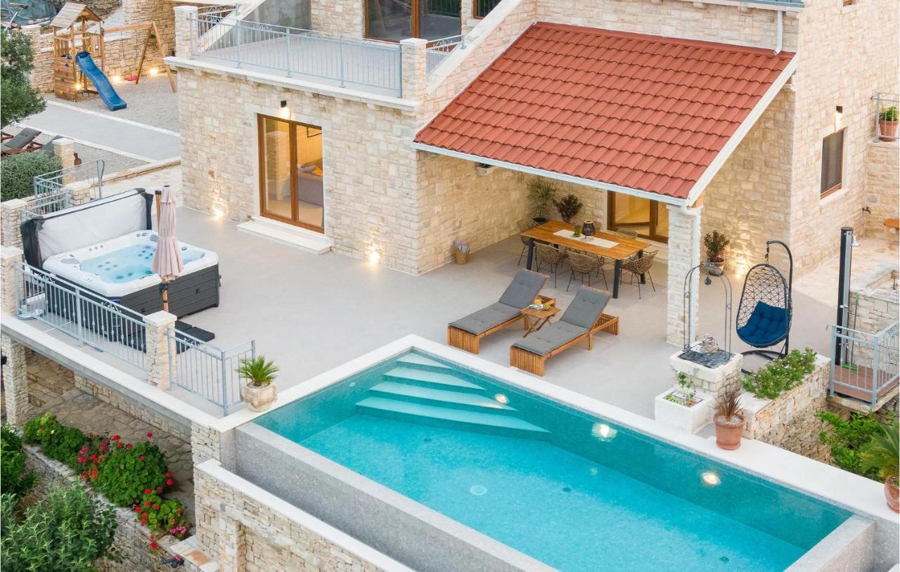 3 Bedroom Nice Home In Blato