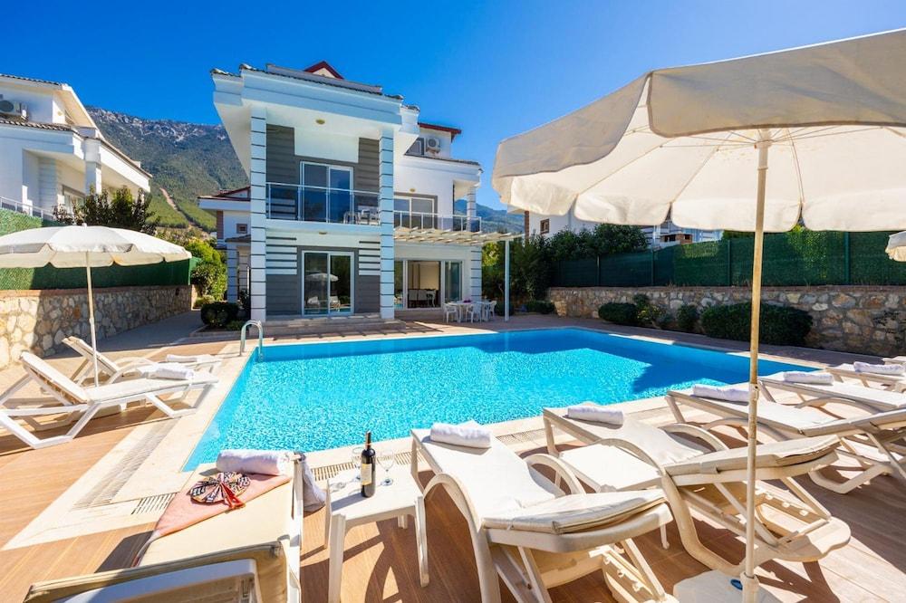 Four Seasons Villa In Oludeniz