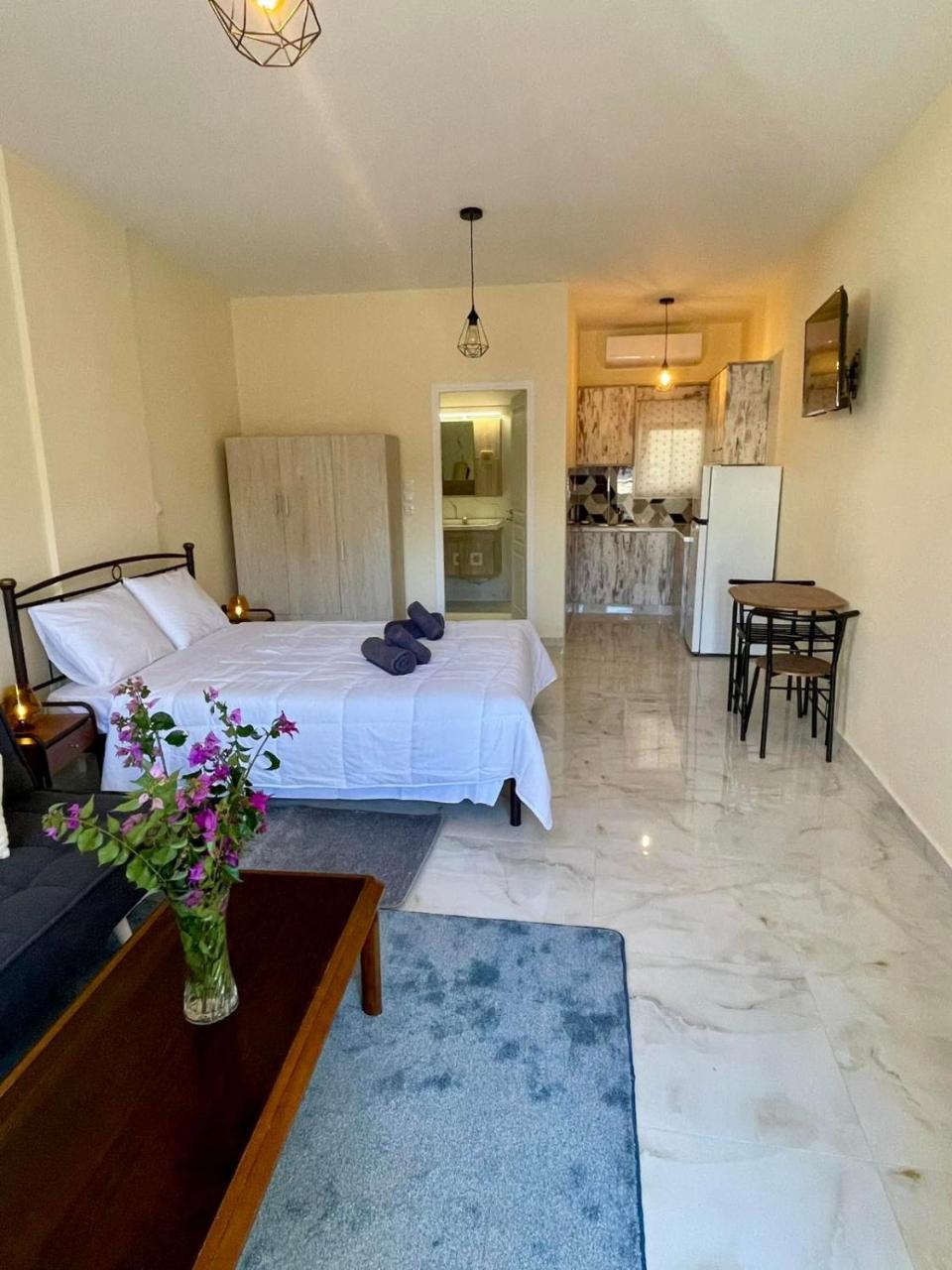 Ivory Escape Apartment Ath Airport