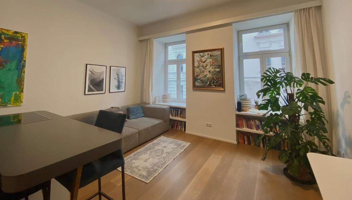 Urban Hotspot Apartment