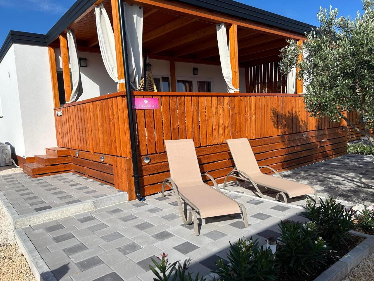 Rose Diamond Villa Cosy, Large, Family Mobile Home, Free Wifi & Parking