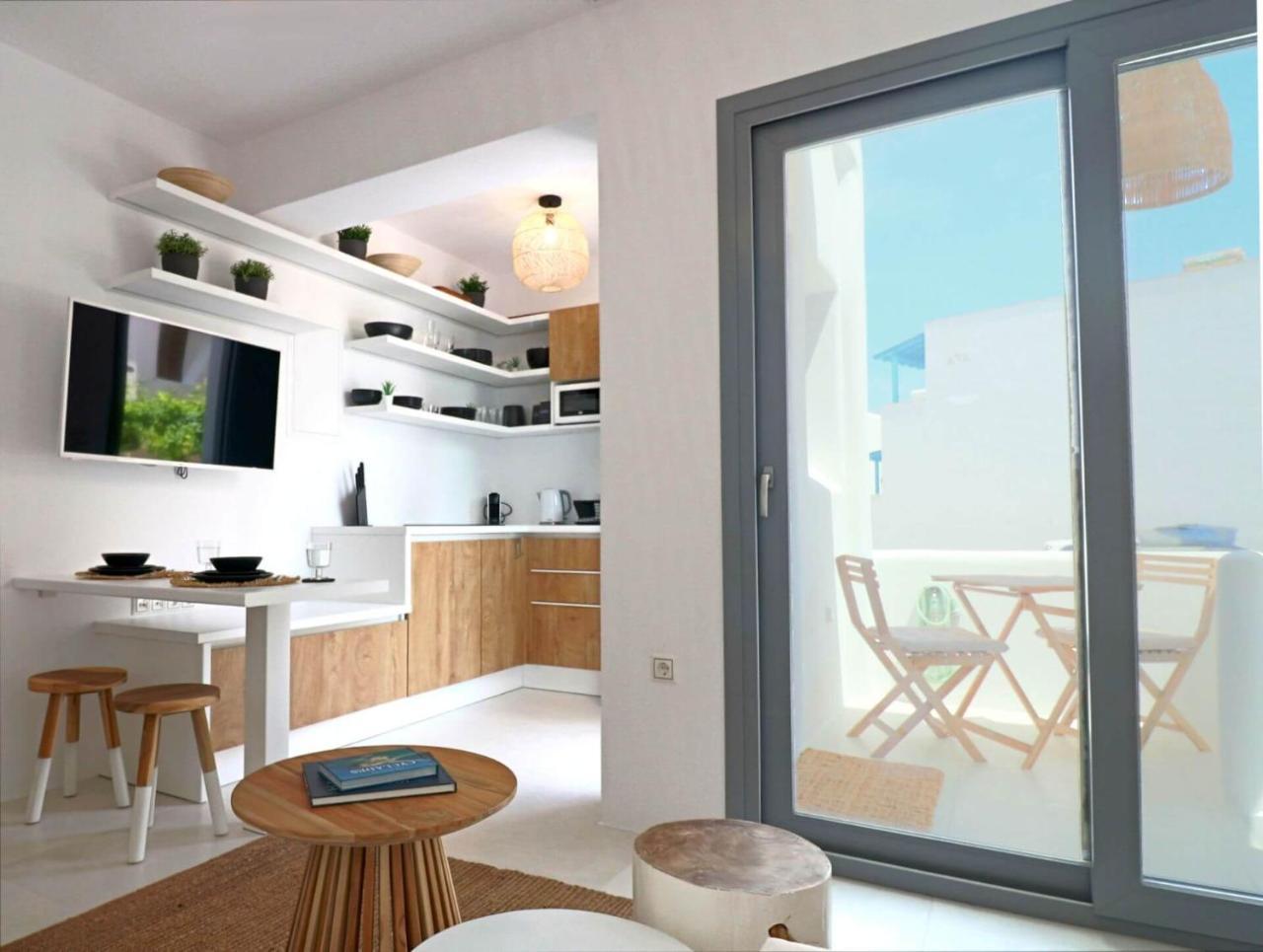The Nine Graces Agia Anna Beach Apartements