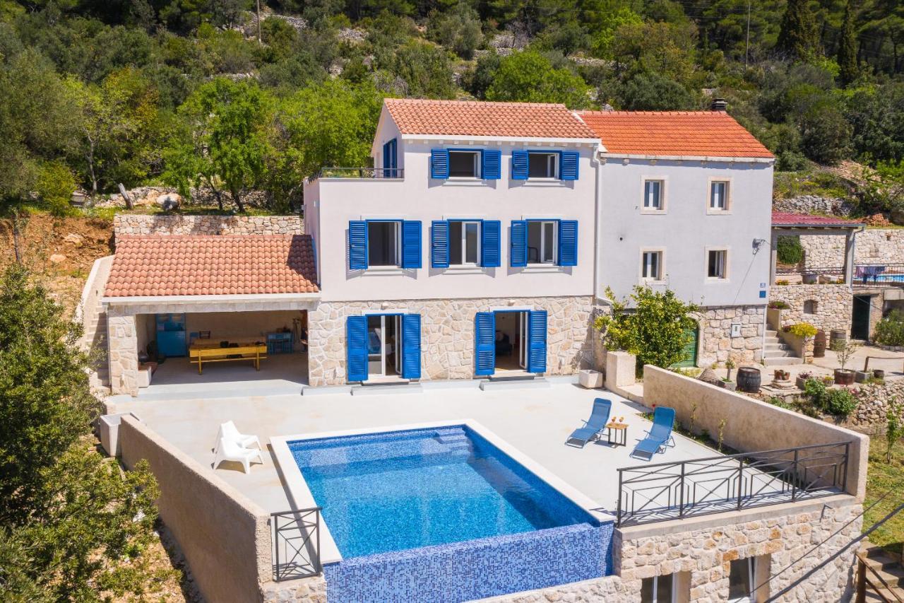Villa Korta Spacious House With Pool
