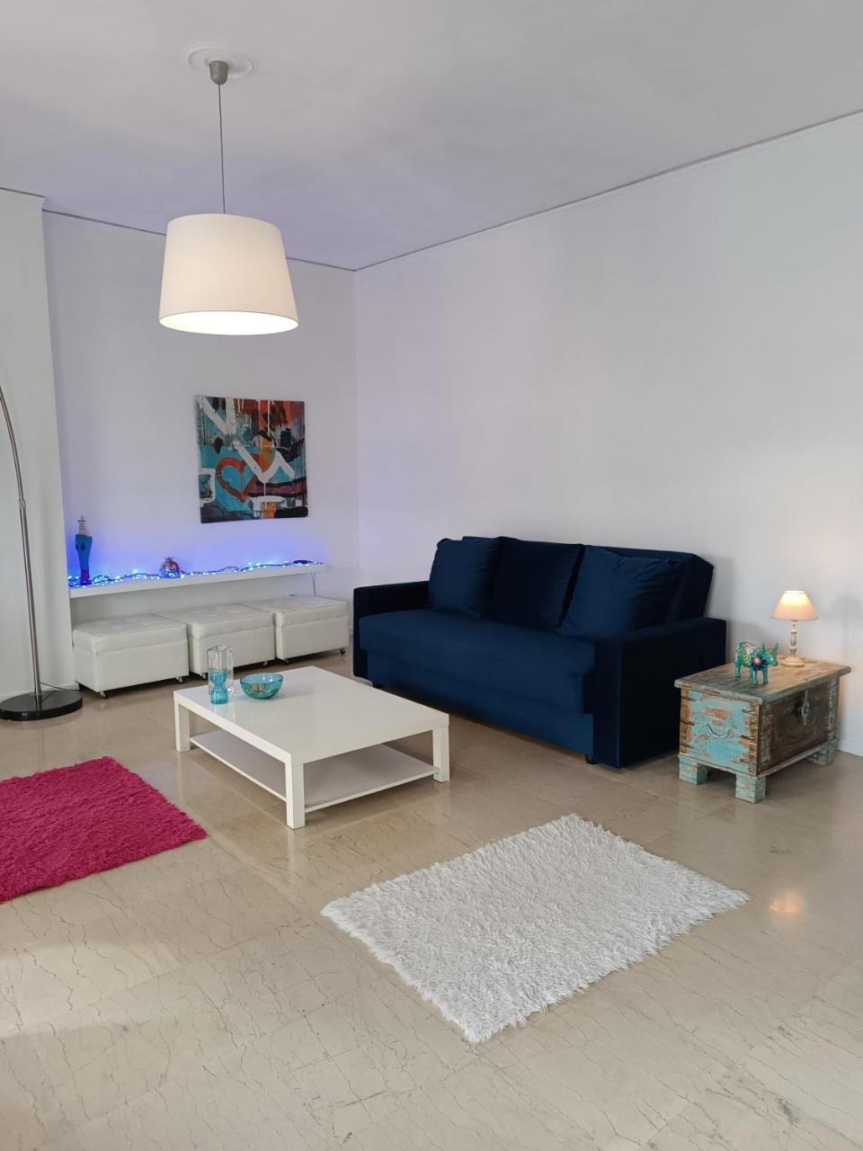 Central 2-bedroom Penthouse
