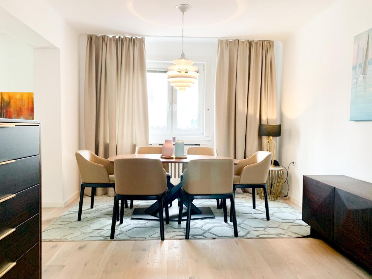 Luxury Suburb House Bright, Quiet, Beautiful