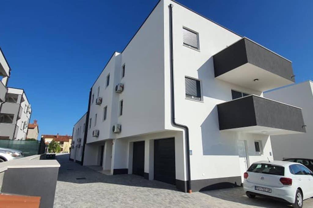 Apartment Sunrise With Private Parking