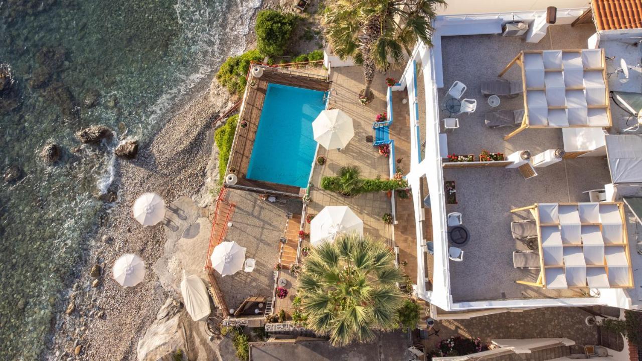 Exclusive Seaside Retreat With Shared Pool & Private Beach Access