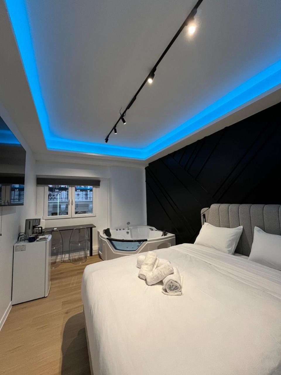 The Golden Jacuzzi Spot