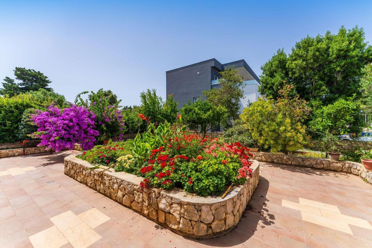 Rooms Tony Near The Beach