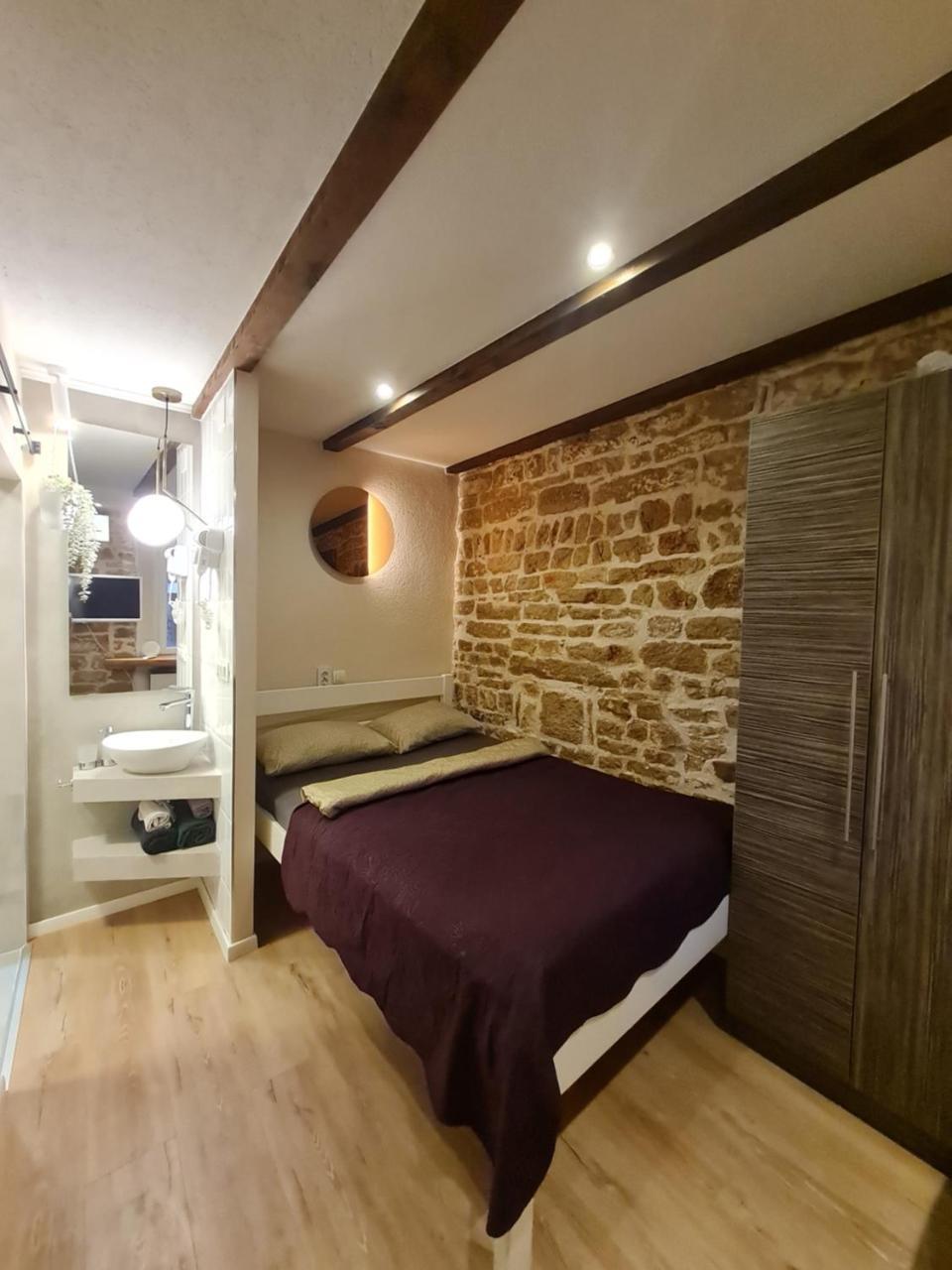 Rooms & Studio Apartments Sibenik