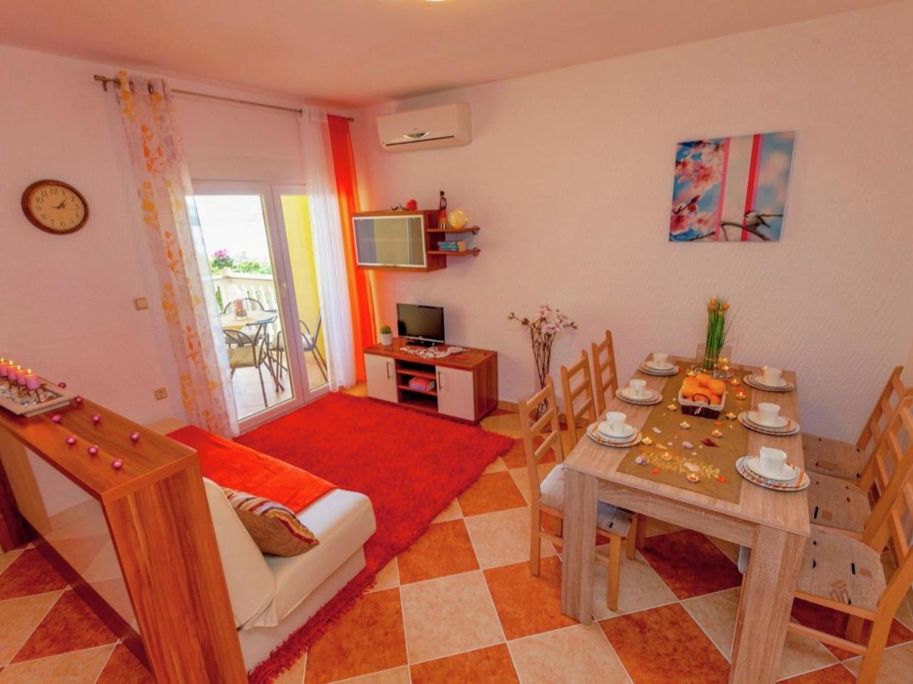 Tasteful Apartment In Dramalj With Swimming Pool