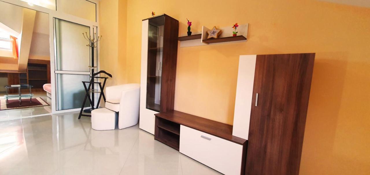 Top Floor Two Bedroom Apartment In Central Burgas