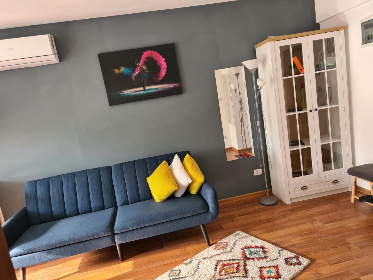 Mall Luxury Apartments