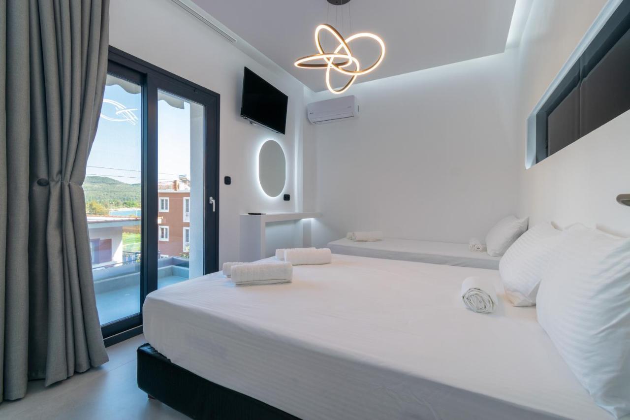 Sithoniars Luxury 1st Floor Apartment With Seaview