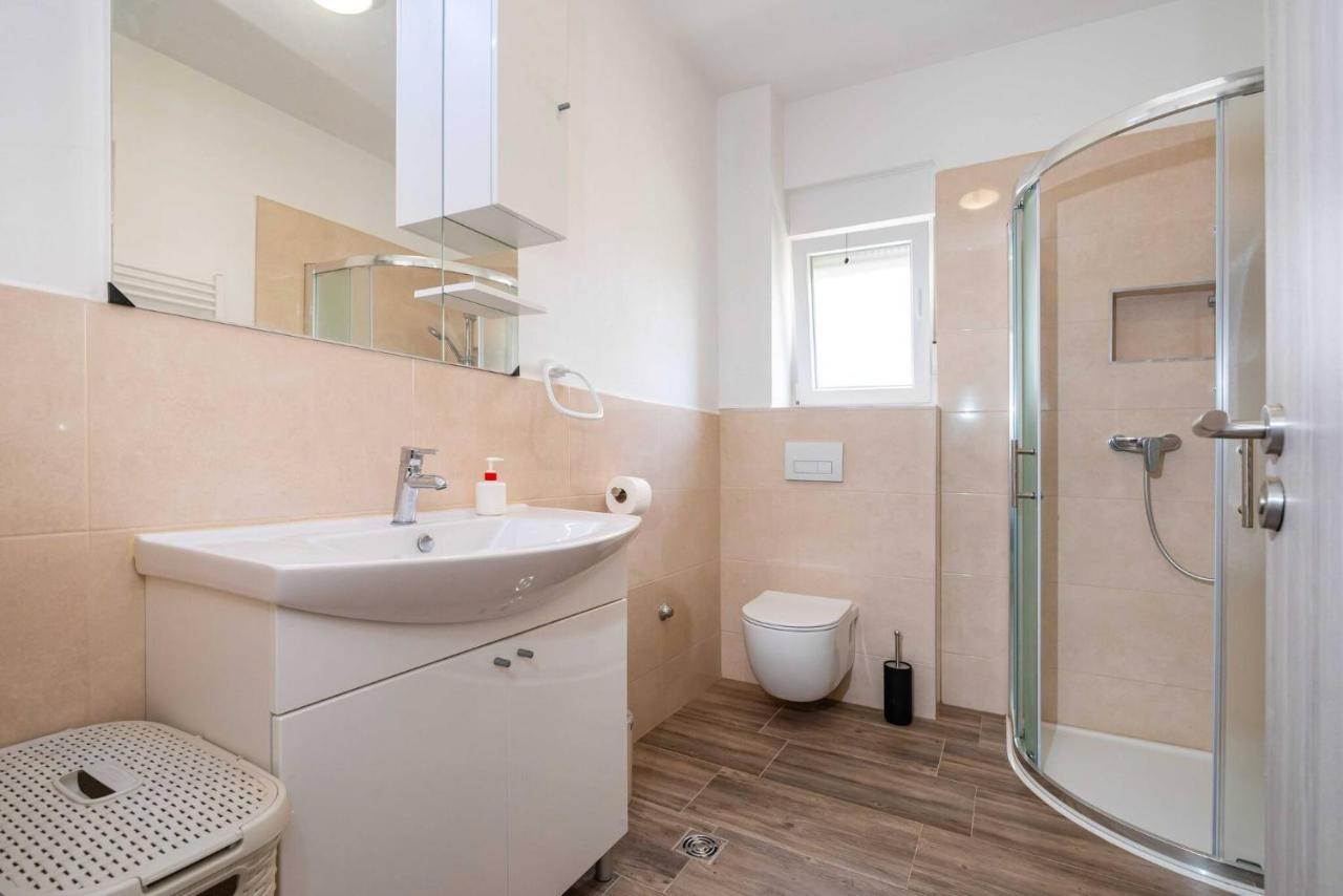 My Dalmatia Apartment Blagdan Two With Private Parking