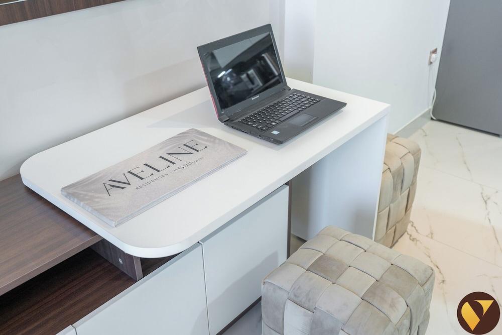 Vogue Jewelz Resident Near Miraclegarden