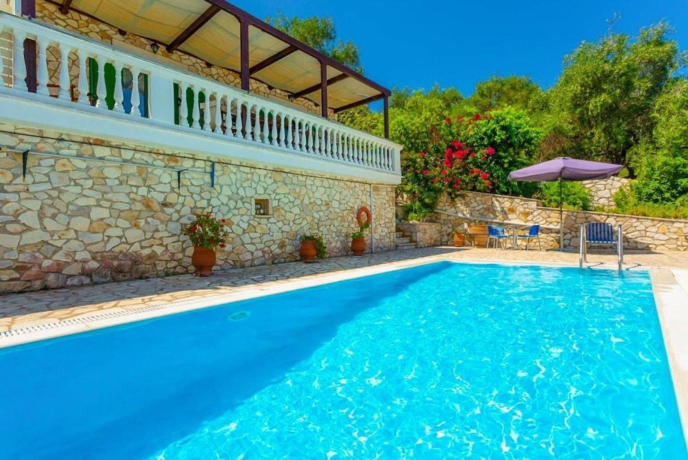 Villa Anastasia Large Private Pool Walk To Beach Sea Views A C Wifi Car Not Required 2248