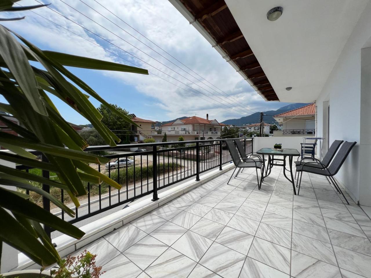 White Apartment Thassos Town