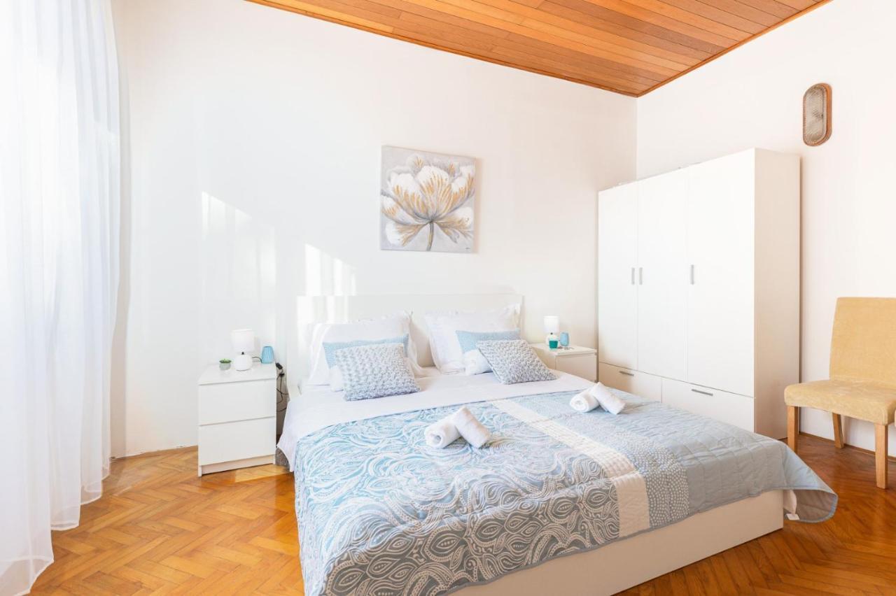 Apartment Neva