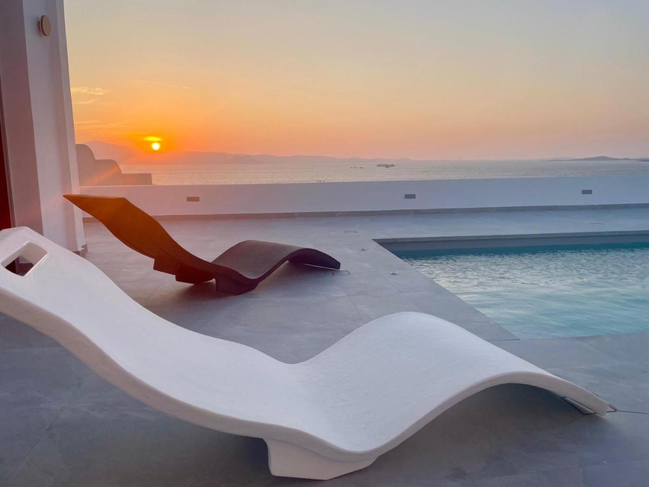 Dia Suites Collection