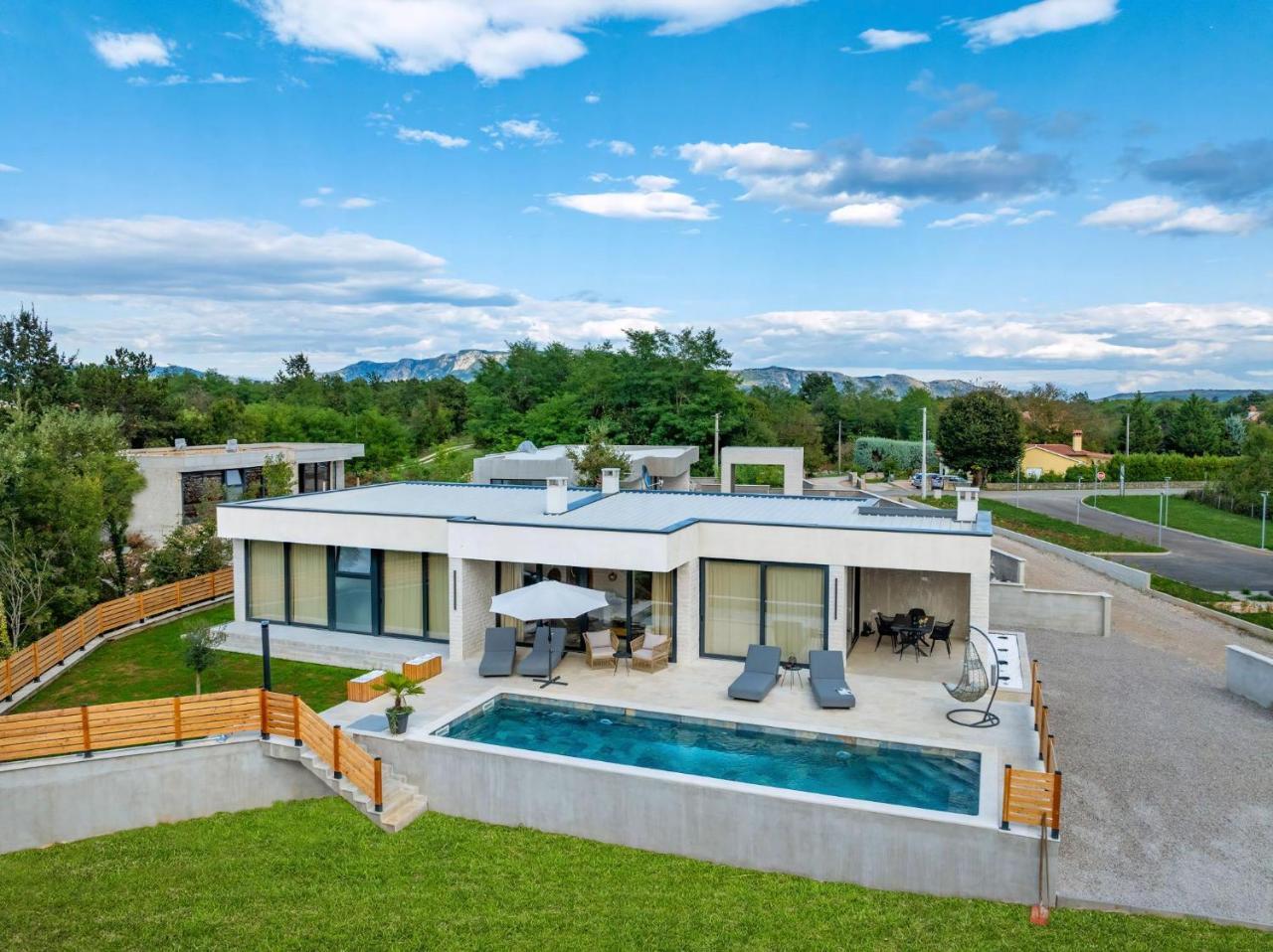 Sunset Villa Santalezi