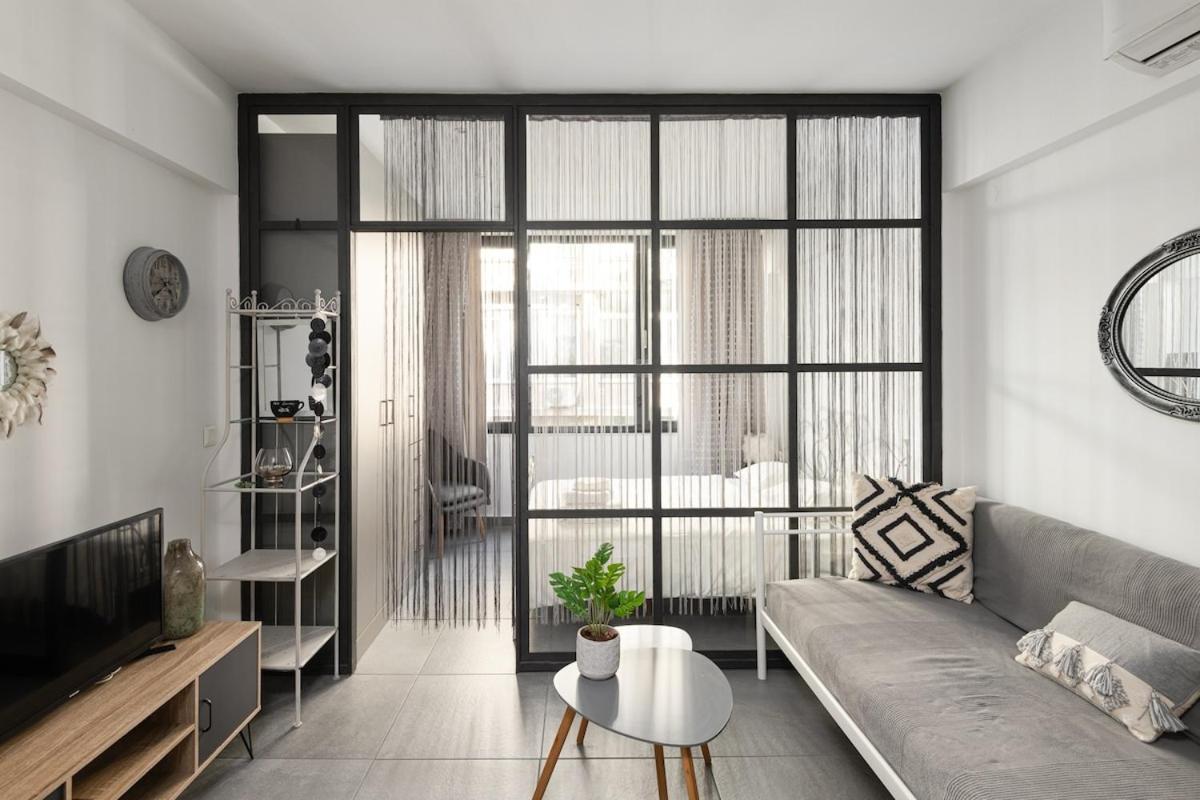 Innovative Cosy Intimate Studio In Ladadika