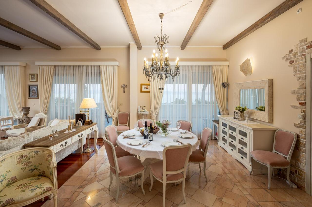 Split-luxury Apartment Znjan Beach