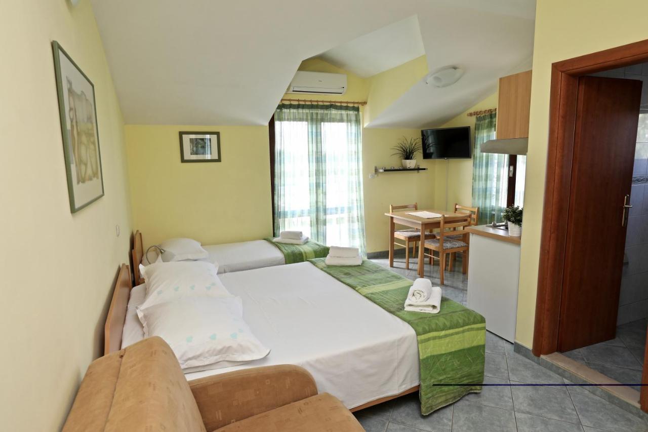 Apartments Ida Sucuraj