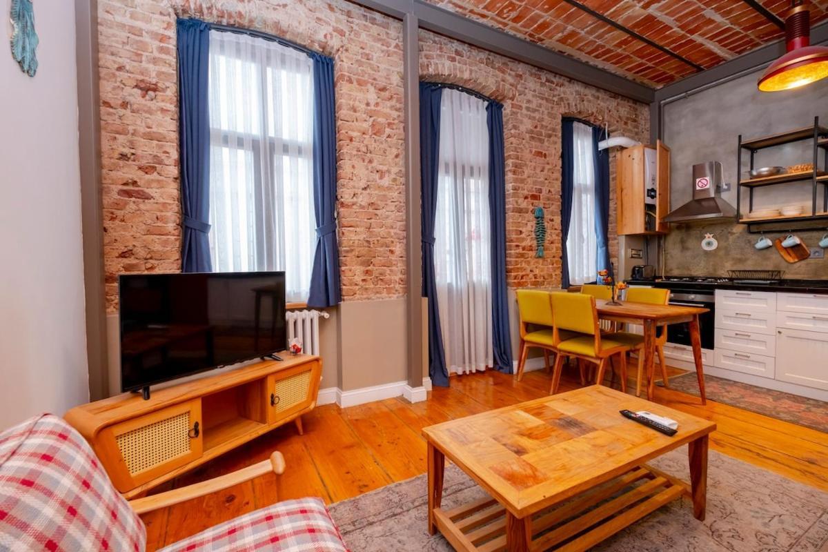 High Ceiliing & Stylish Flat