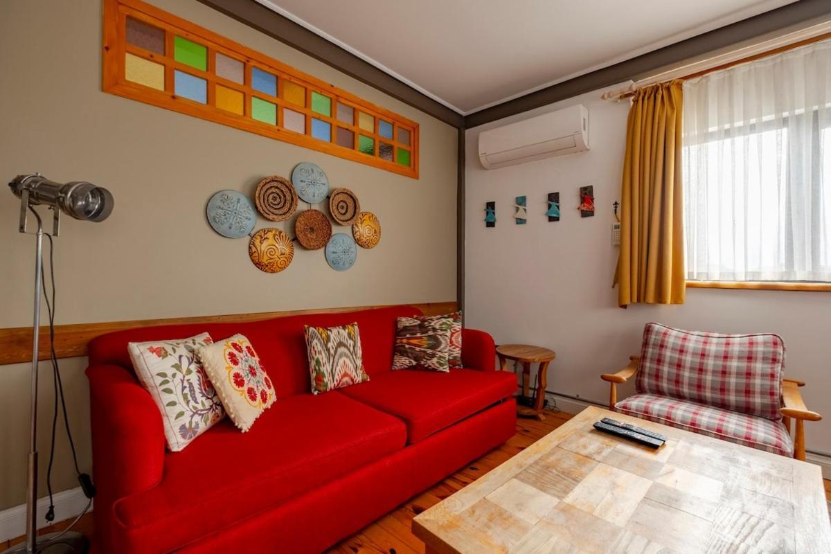 High-ceiling Beyoglu Apartment