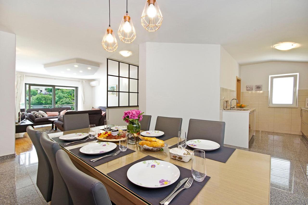 Luxurious, Modern & Spacious Apartment With Terraces