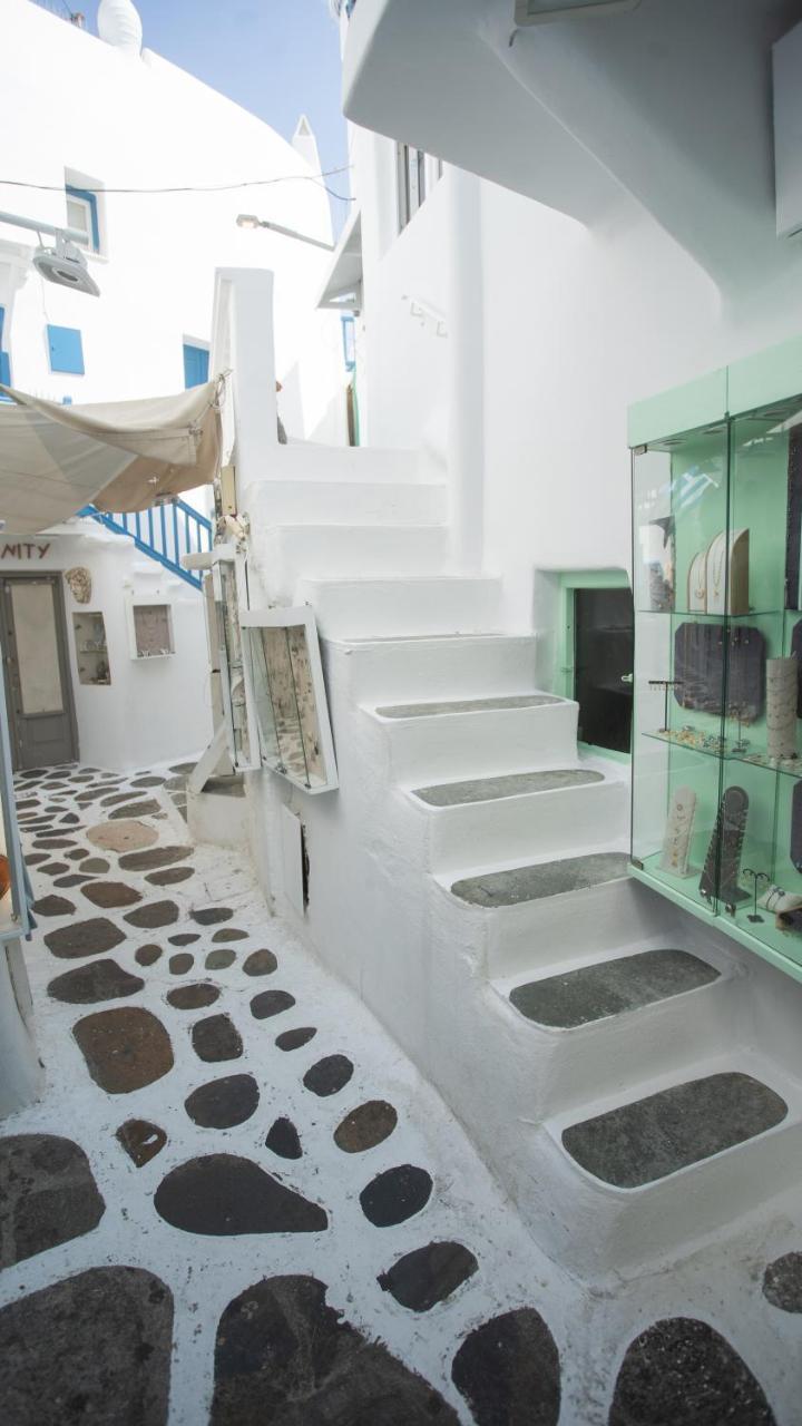Oculus Mykonos Venice Suites by Live & Travel