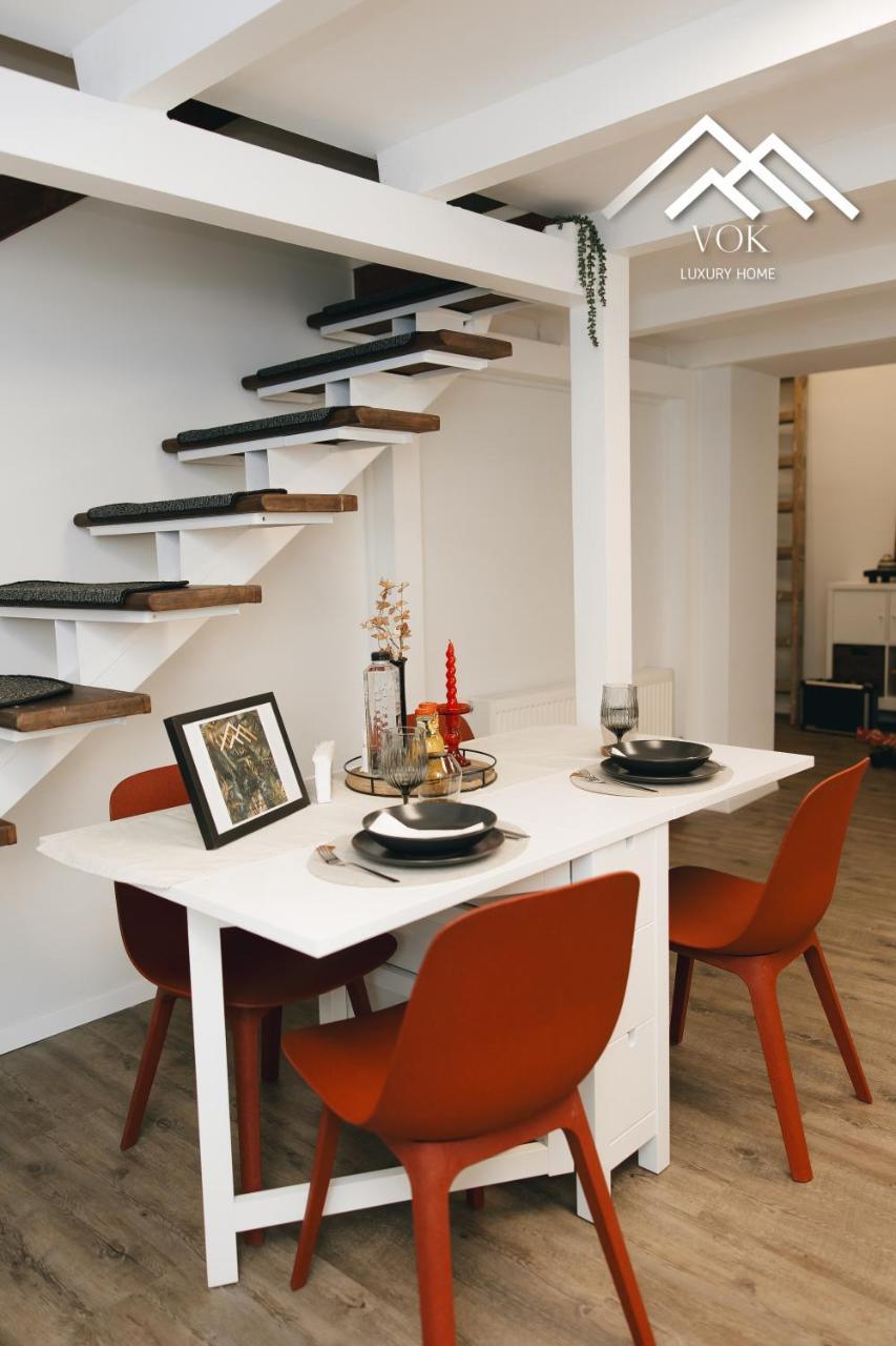 Vok Luxury Home I Tropical Living