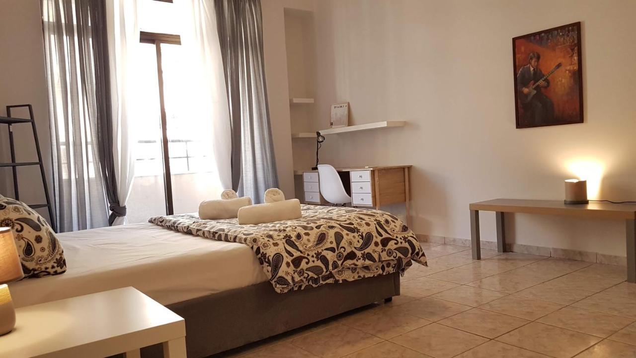 Palette Apartment Champagne Athens Center, 6 Bd, 3 Bath