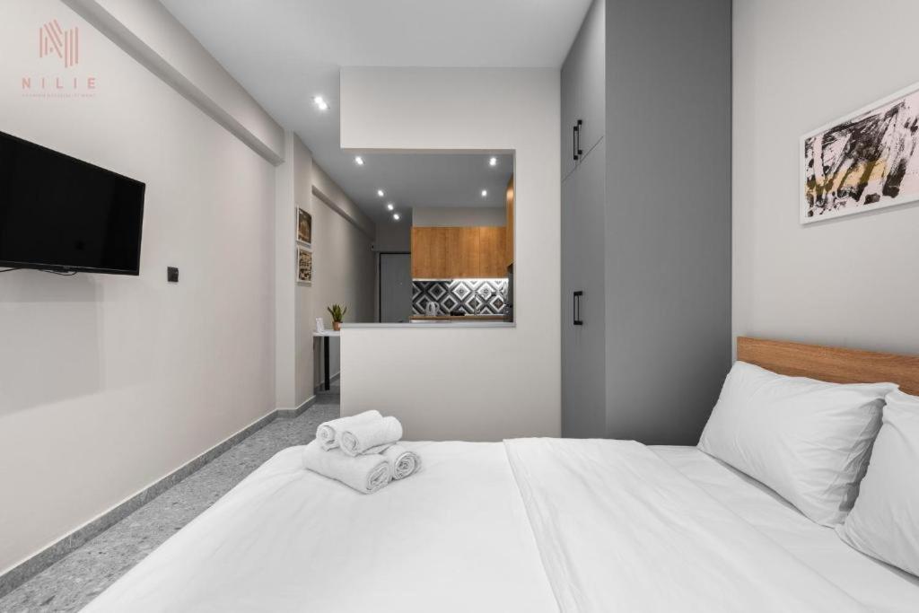 Avenue Studios & Apartments, Nilie Hospitality Mgmt