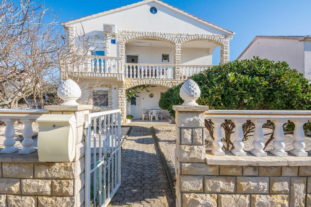 Apartments by The Sea Vir 20750