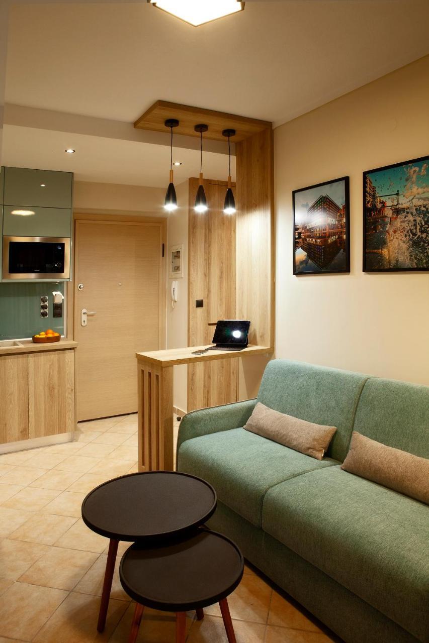 Designer Apartments Close To The Center + Free Parking