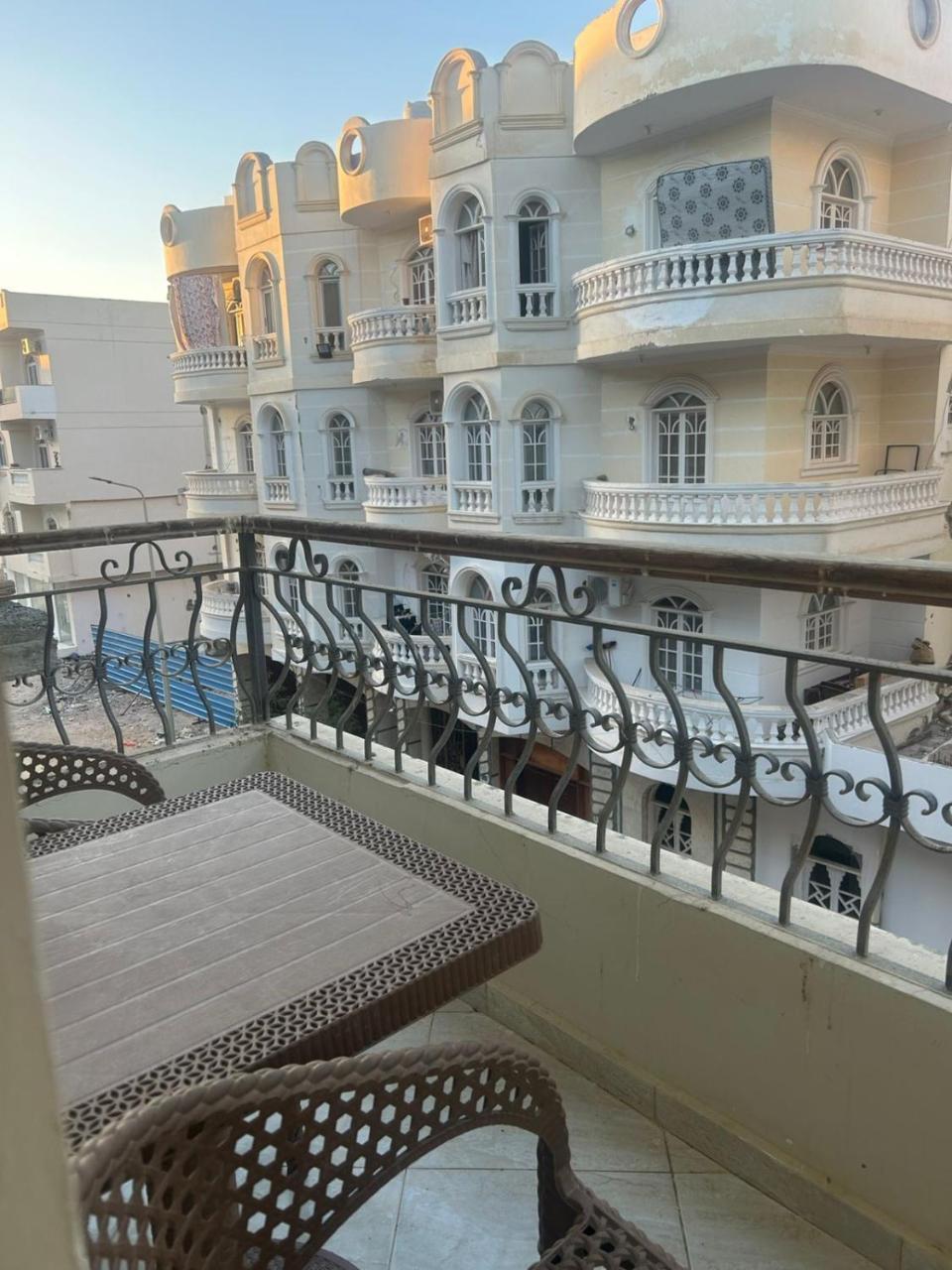 H&H Twin Apartment