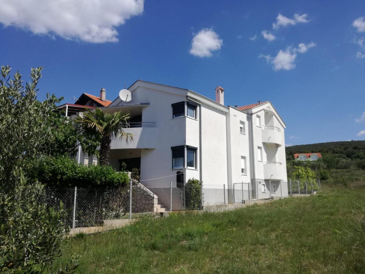 Apartments Maleo