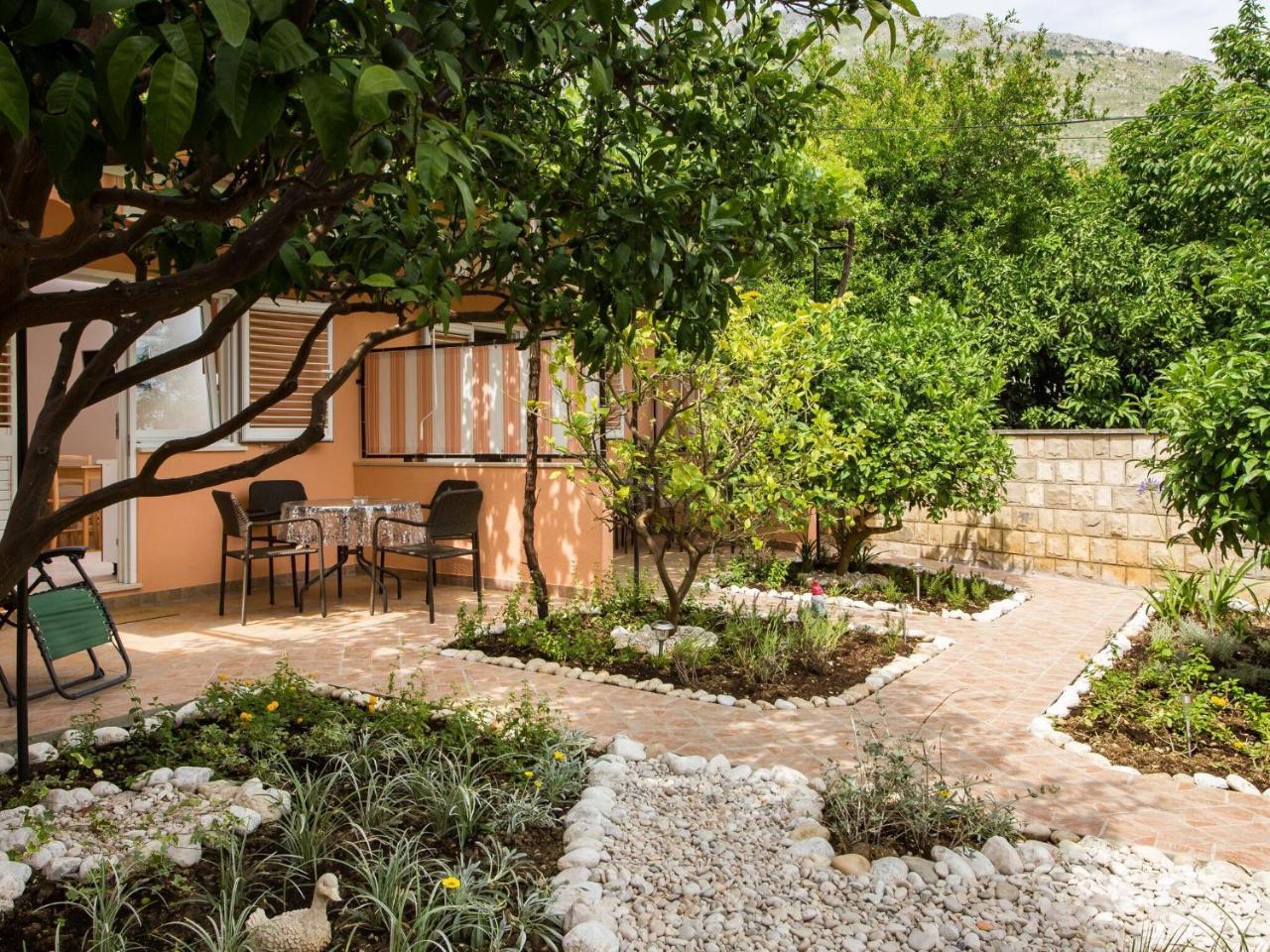 Apartments Bibijana Premium Studio Apartment With Patio & Sea View Apartman 3