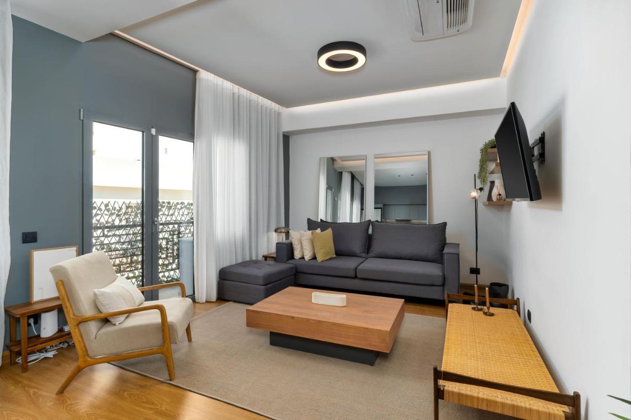 Ofi The First 2-br, Exarcheia