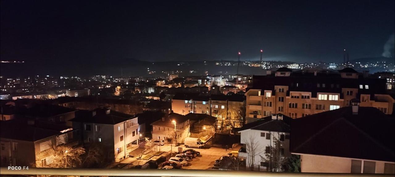 Uyuten Dvustaen Apartament S Prekrasna Gledka