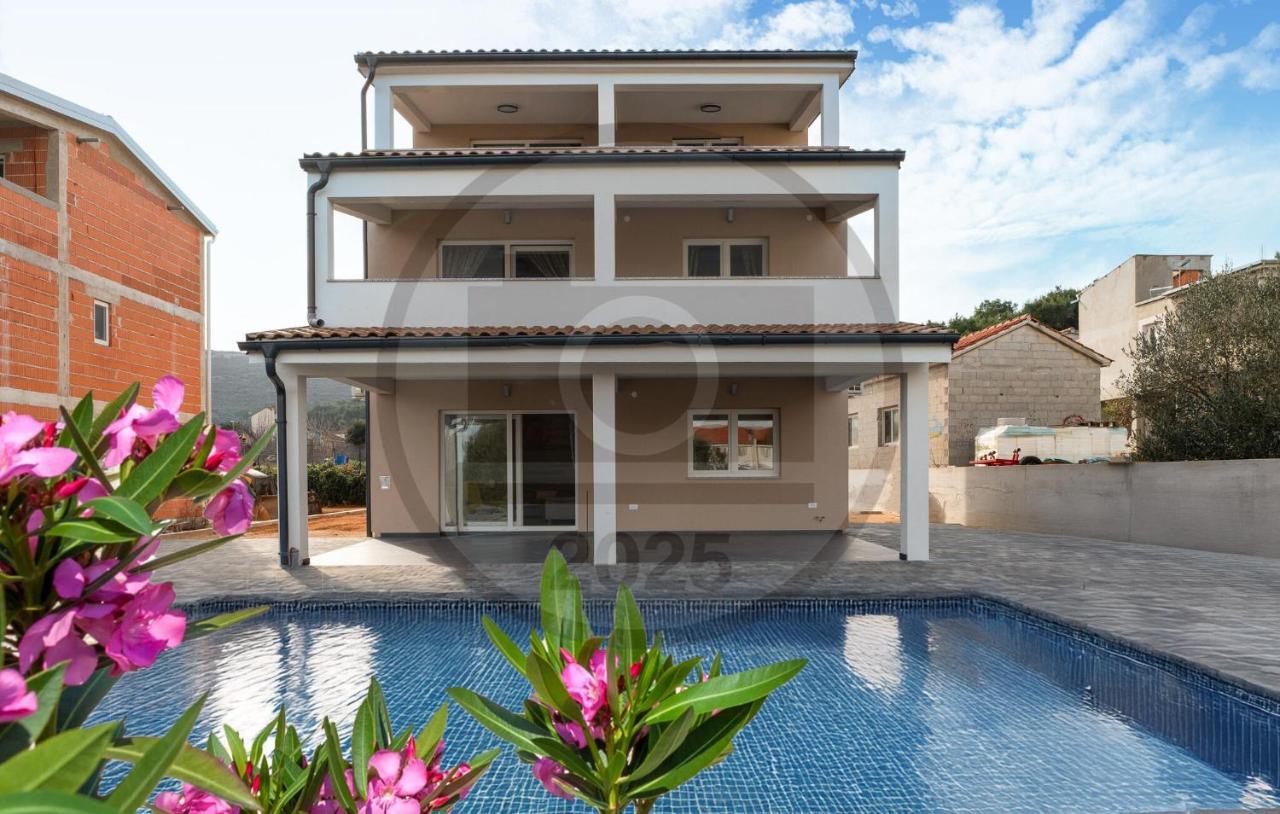 Beautiful Home In Banj With Wifi