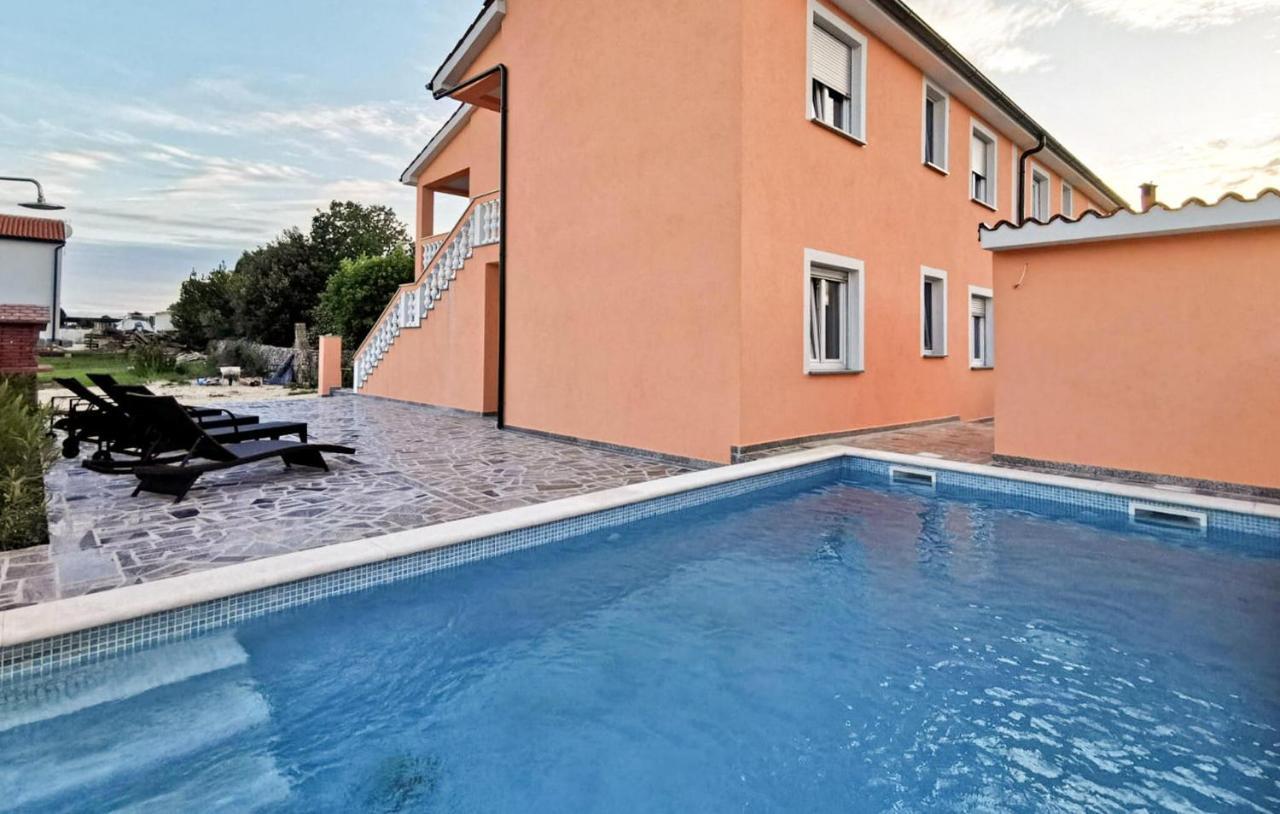 Lovely Home In Vodnjan With Wifi