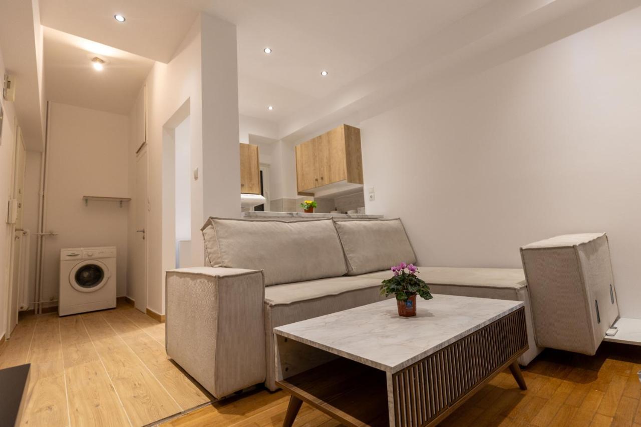 Central Apartment In Athens